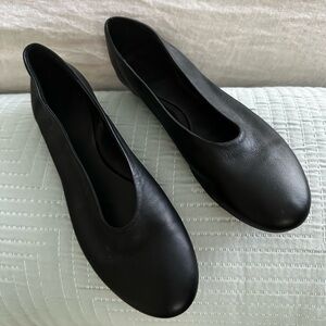 Beautiful soft leather COS ballet flats